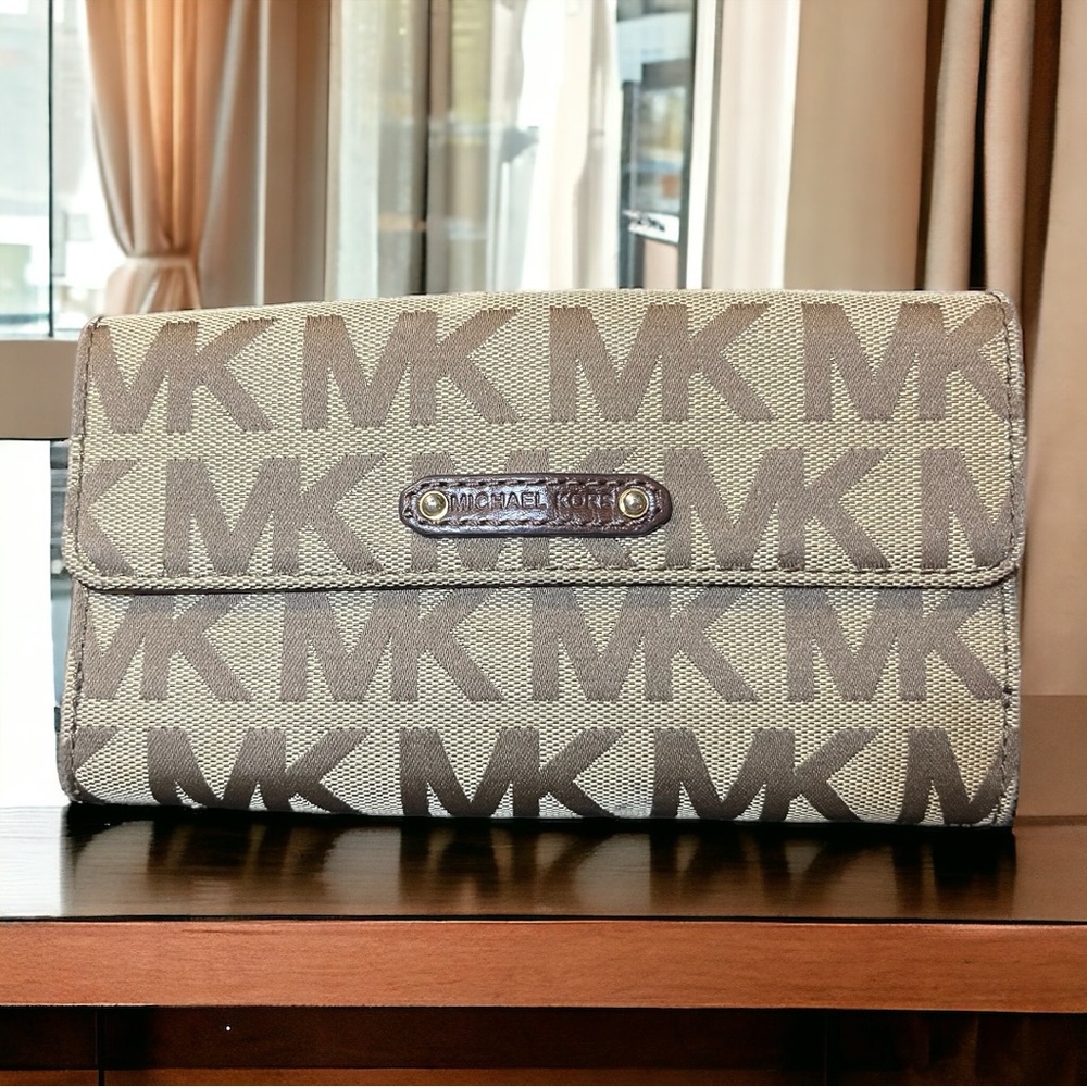 EUC Michael Kors Joplin Carryall Jaquard Leather Trim Wallet